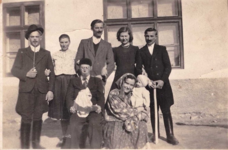 Popis: G:\k Nitre foto\Branč, divadelnici 1943.jpg